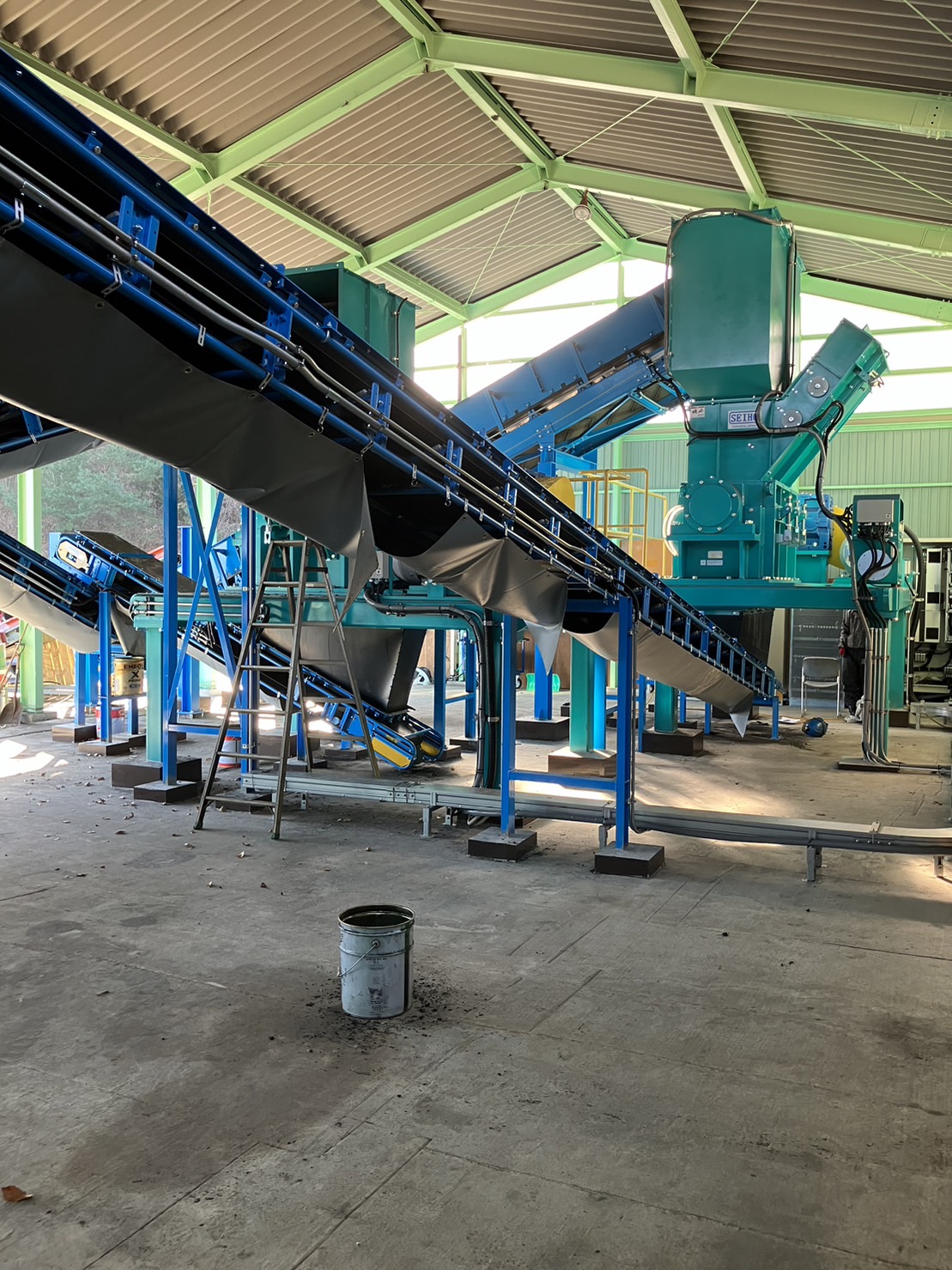 【宮城県】大型2基の連携で「止まらない」現場へ。