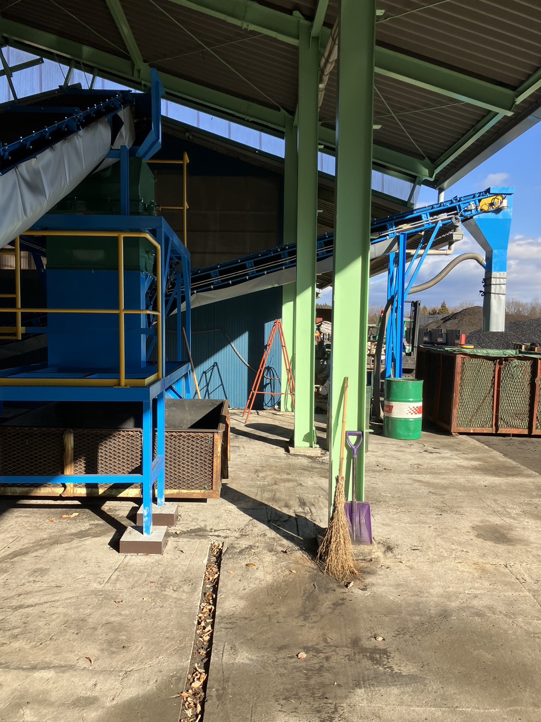 【宮城県】大型2基の連携で「止まらない」現場へ。